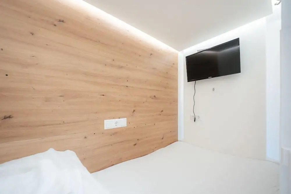 Robin Wood Capsule Hostel