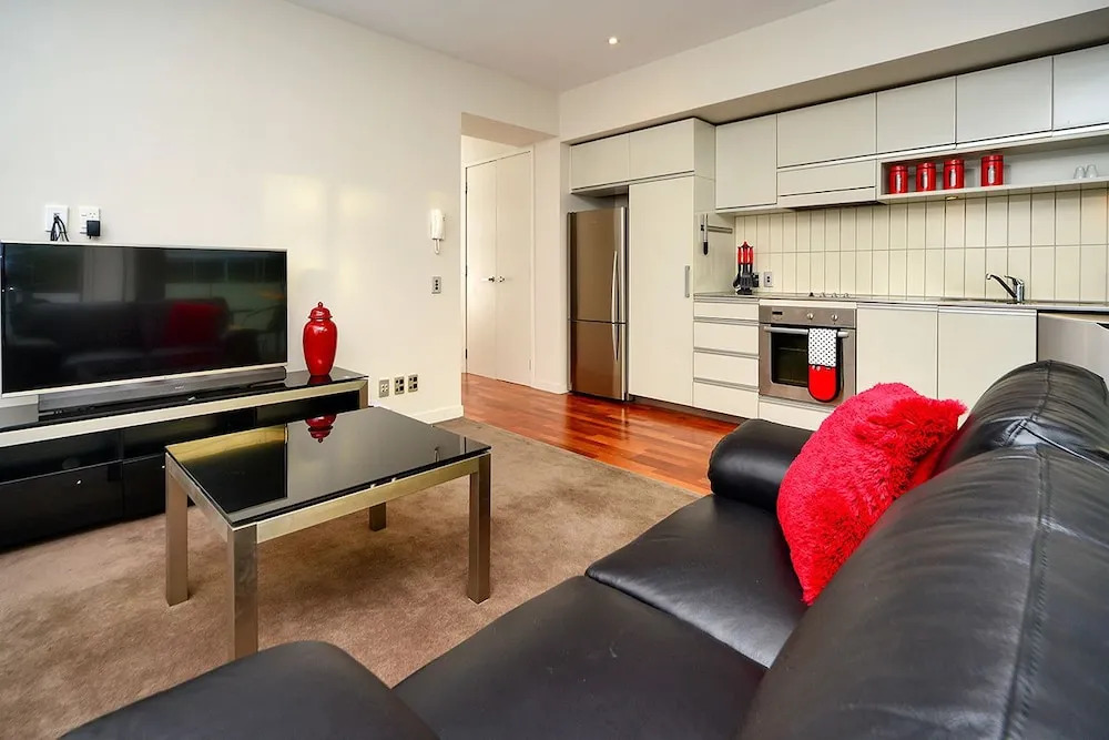 QV Charming 2 Bedroom Viaduct Harbour - 607