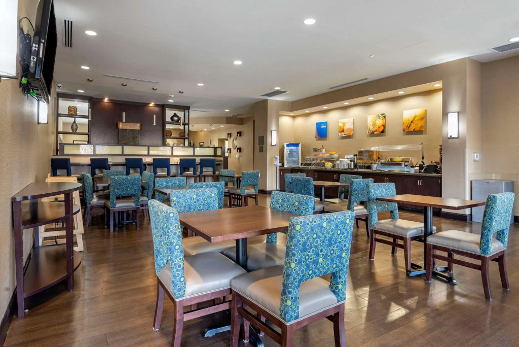 Comfort Suites Huntersville near Lake Norman