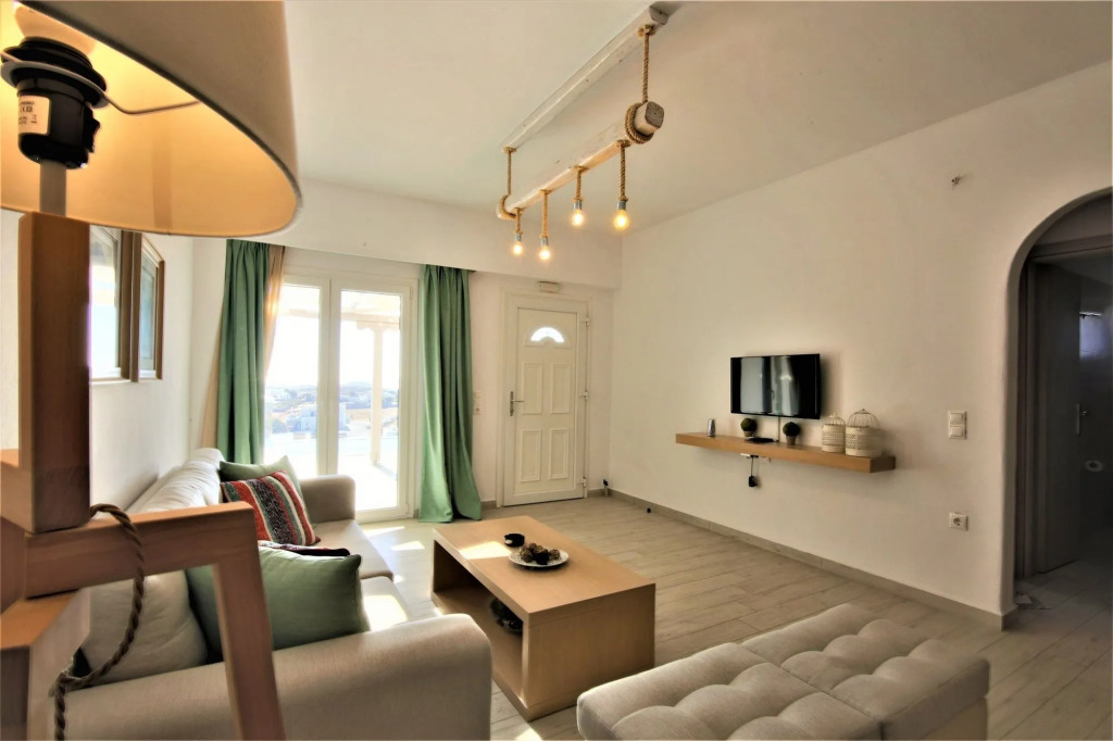 Evi Suites & Villas