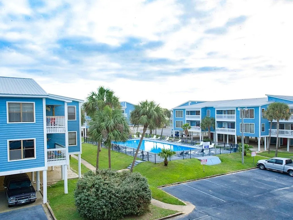 1872 W Beach Blvd Condo Unit F203