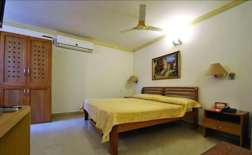 Gemini Inn