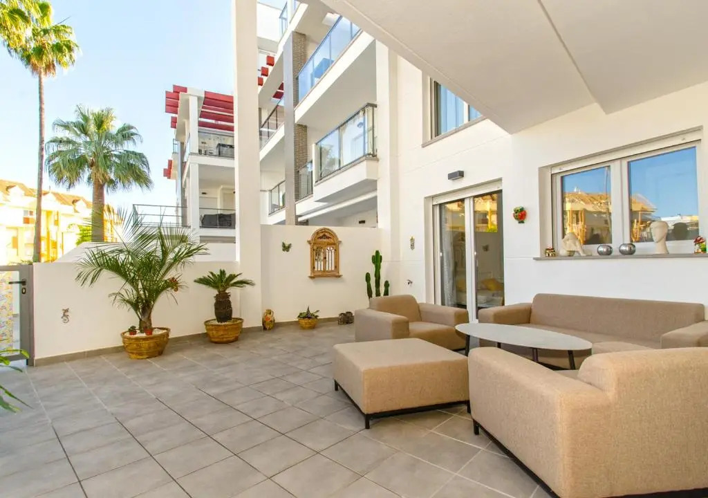 Apartamento Victoria Playa III con una gran terraza