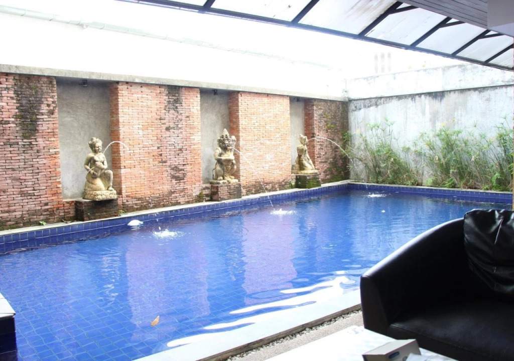 Twin Hotel
