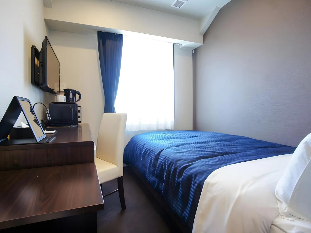 HOTEL LiVEMAX Yokohama Motomachi Ekimae