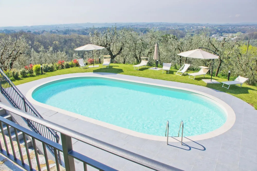 Amazing View on Hills with Shared Pool