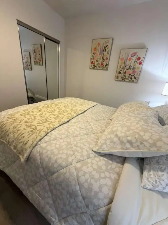 OneLuxStay Coastal 2BR Near Beach