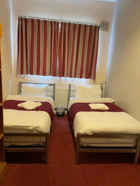 ST NICHOLAS HOTEL