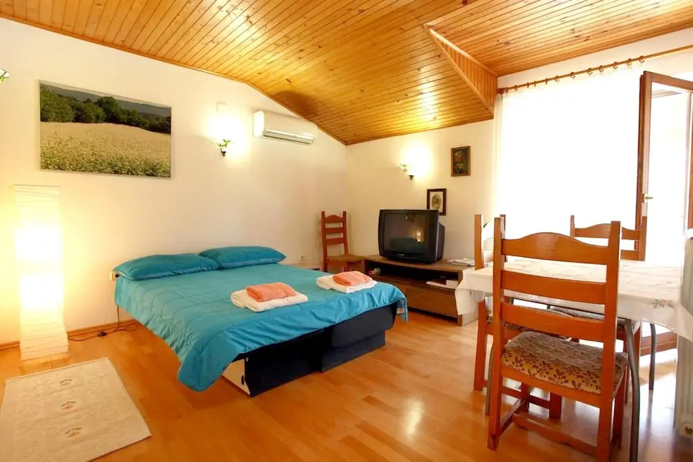 Apartment With 2 Bedrooms in Izola, With Furnished Terrace and Wifi Near the Beach