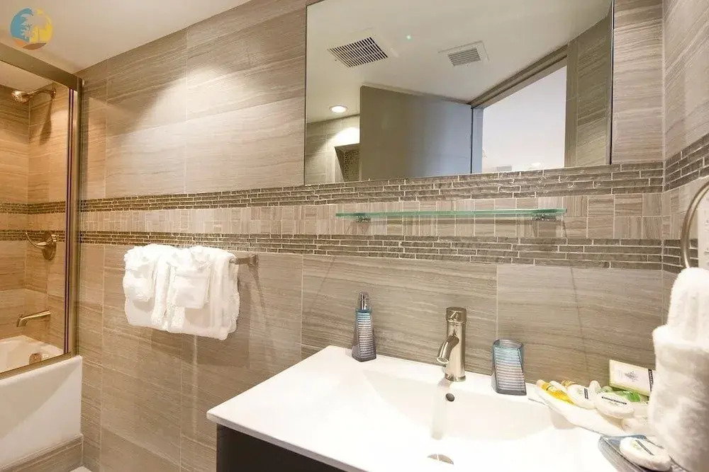Alexander 1404 - 2 Br Apts