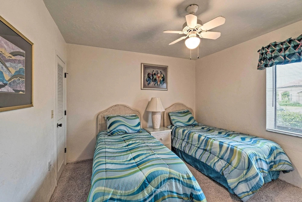 Updated Apartment Walking Distance to Venice Beach