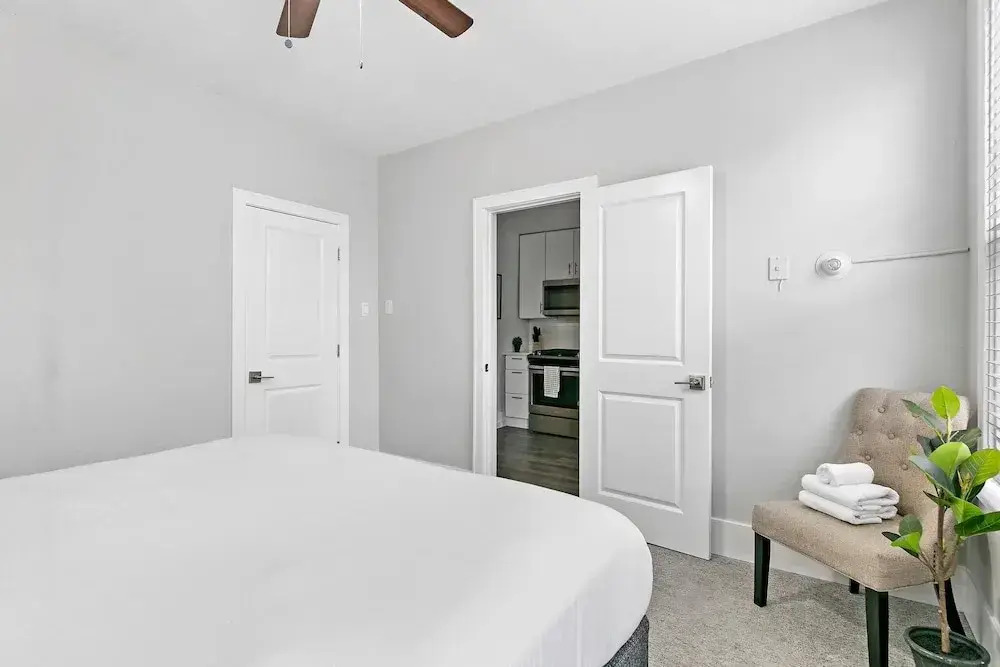 Comfortable 3BR Apt - Lincoln 03-3