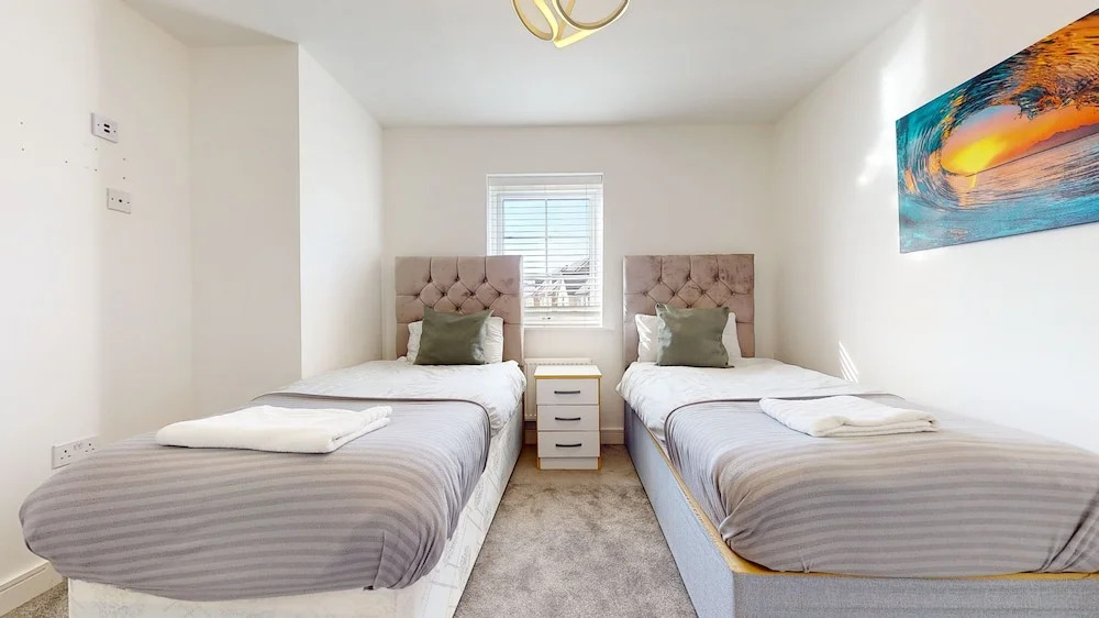 Tms Lovely 5-bed House in Stanford-le-hope