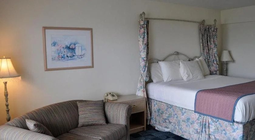 The Diplomat Family Motel