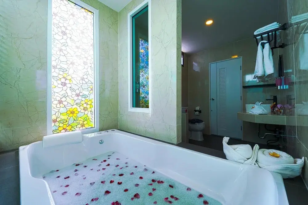 Beautiful new 7 Bedroom Villa Resort - CT7