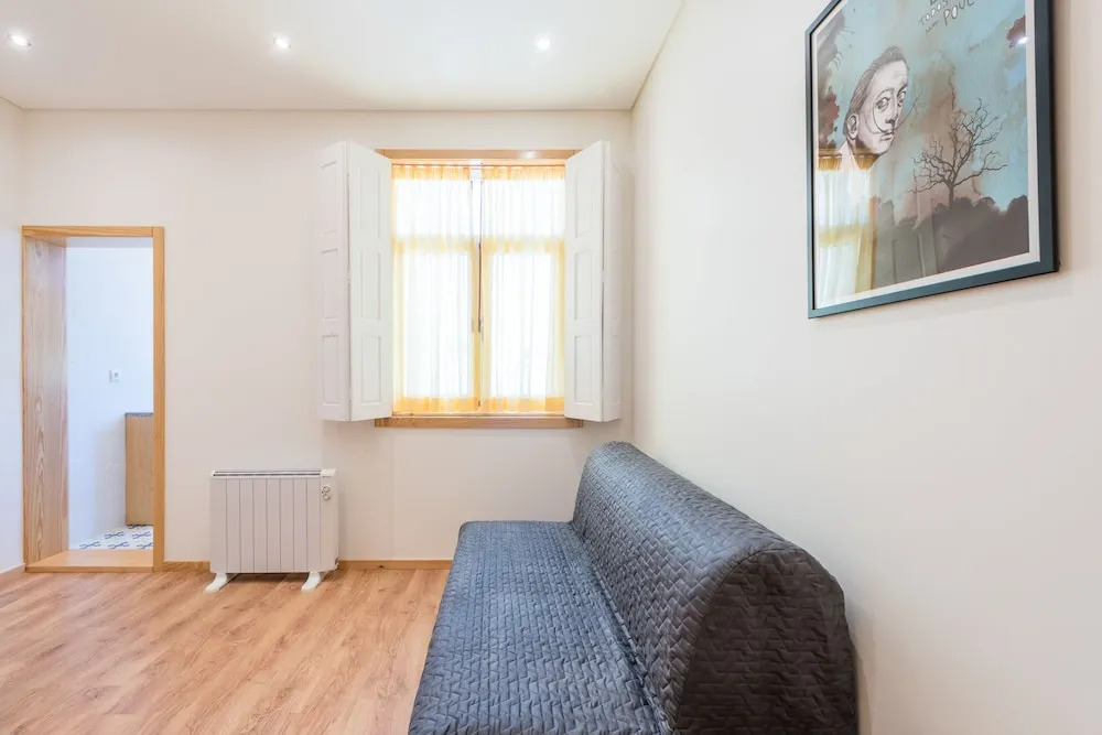731 Costa Cabral Metro Residence