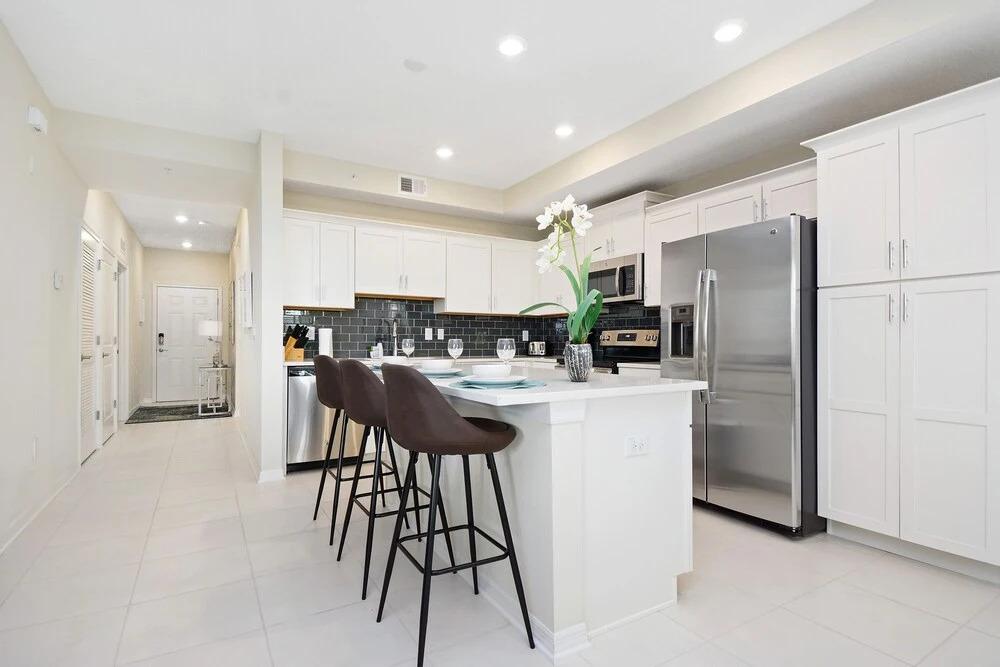 106 Apartment Storey Lake  44309 / 46929