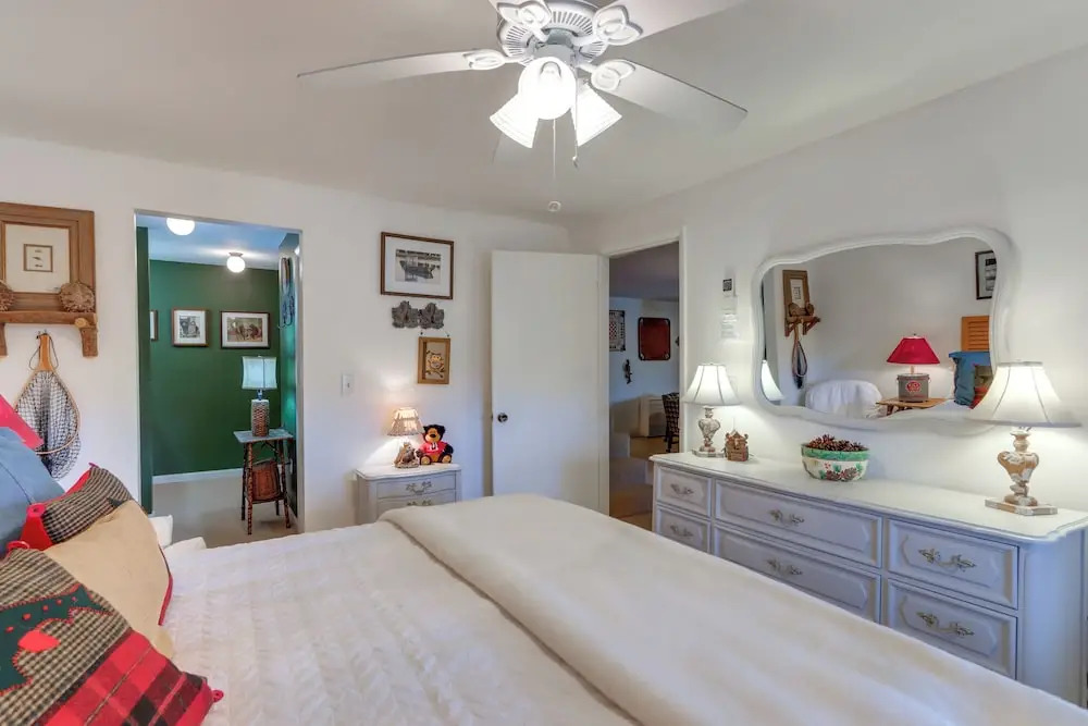 Nantahala Lake Family Home w/ Private Dock & Views