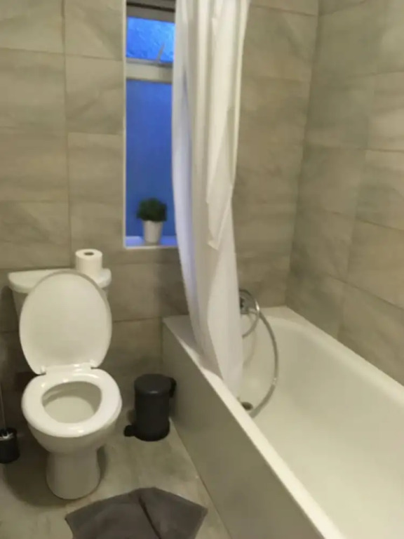 Kingswood Apartment