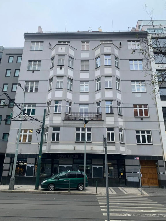Karlin Balcony Apartment