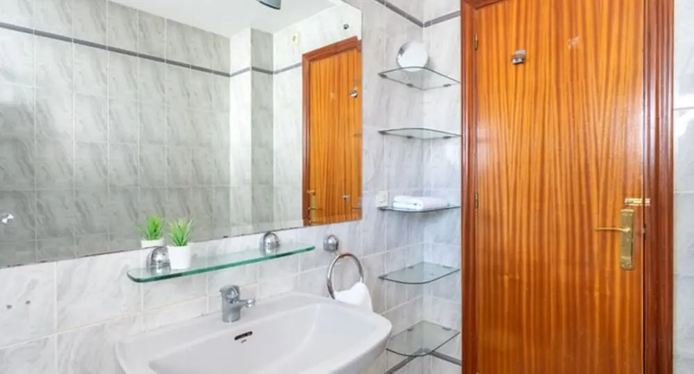 Apartment - 2 Bedrooms with Pool and WiFi - 107867