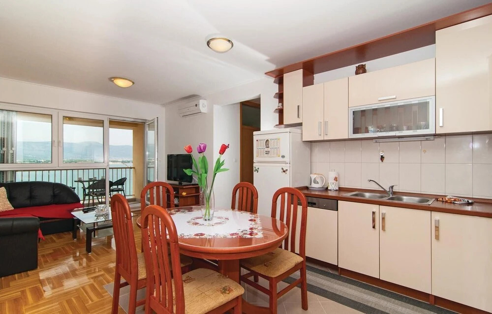 Nice Home in Misevac With Wifi and 2 Bedrooms