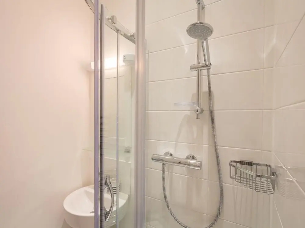 The Apartment, Newcomen Road