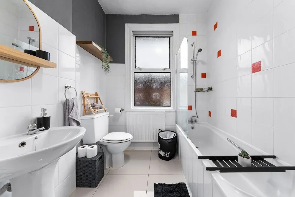 Elegant 1 Bdr Flat in Goodmayes w Free Parking