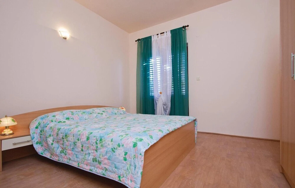 Stunning Home in Liznjan With Wifi and 2 Bedrooms