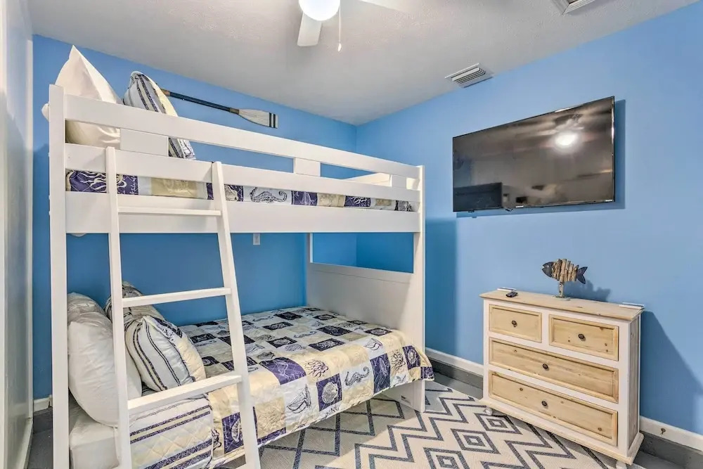 PCB Retreat w/ Patio & Grill < 1 Mi to Beach!