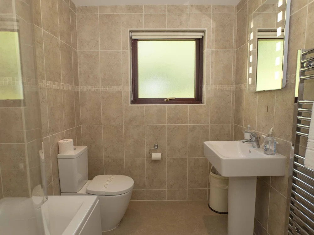2 Tanworth House