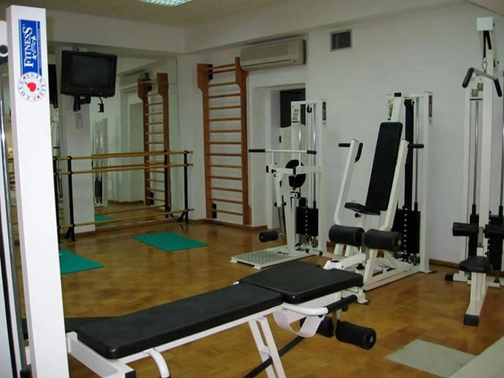 Elmi Beach Hotel & Suites