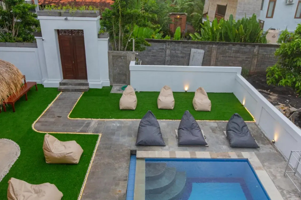 Ahoy Hostel