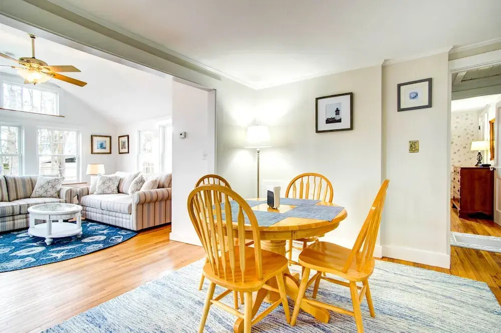 2 Mi to Beach: Walkable Coastal Gem in Hyannis