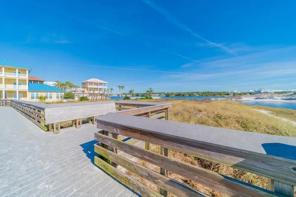 Endless Waves -208 ES - 1 Br condo by RedAwning