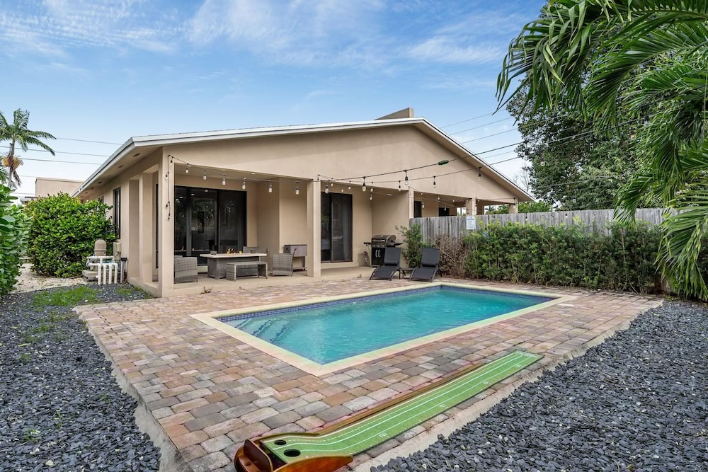 Fox Grand Residence- 6bd, 2 Pools & Pool Table
