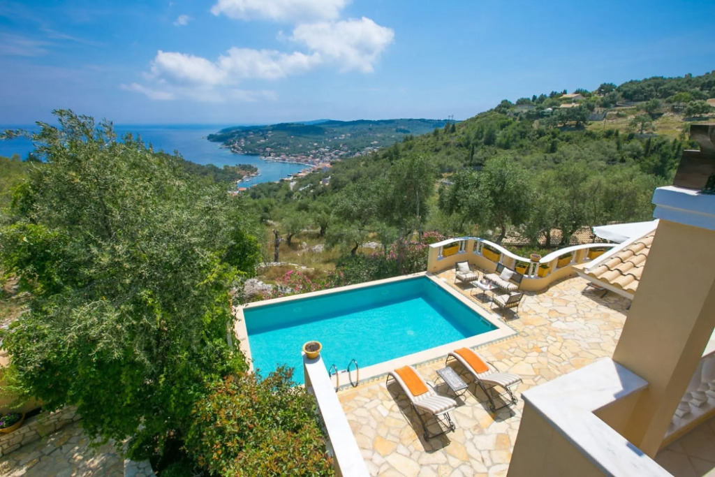 Theodora Villa - 2 BR Tranditional House Close to Gaios Town
