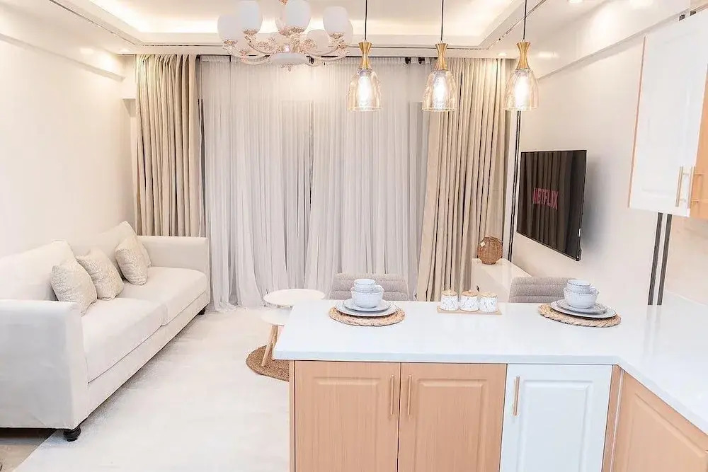 Lux Suites Enzi Heights Apartments