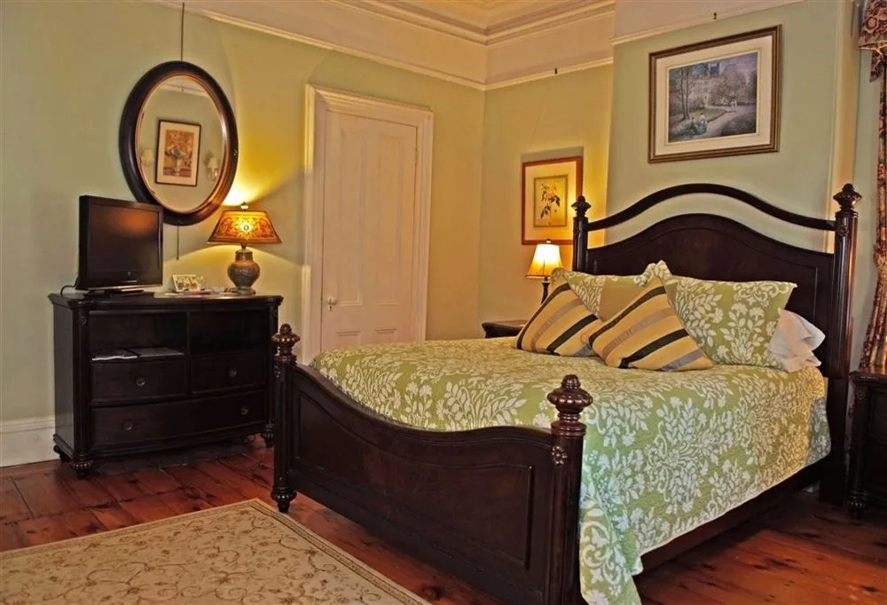 Blind Tiger Portland - Carleton Street Guest House