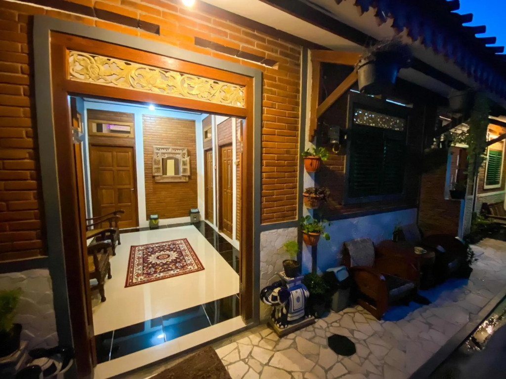 Omah Tukangan Homestay