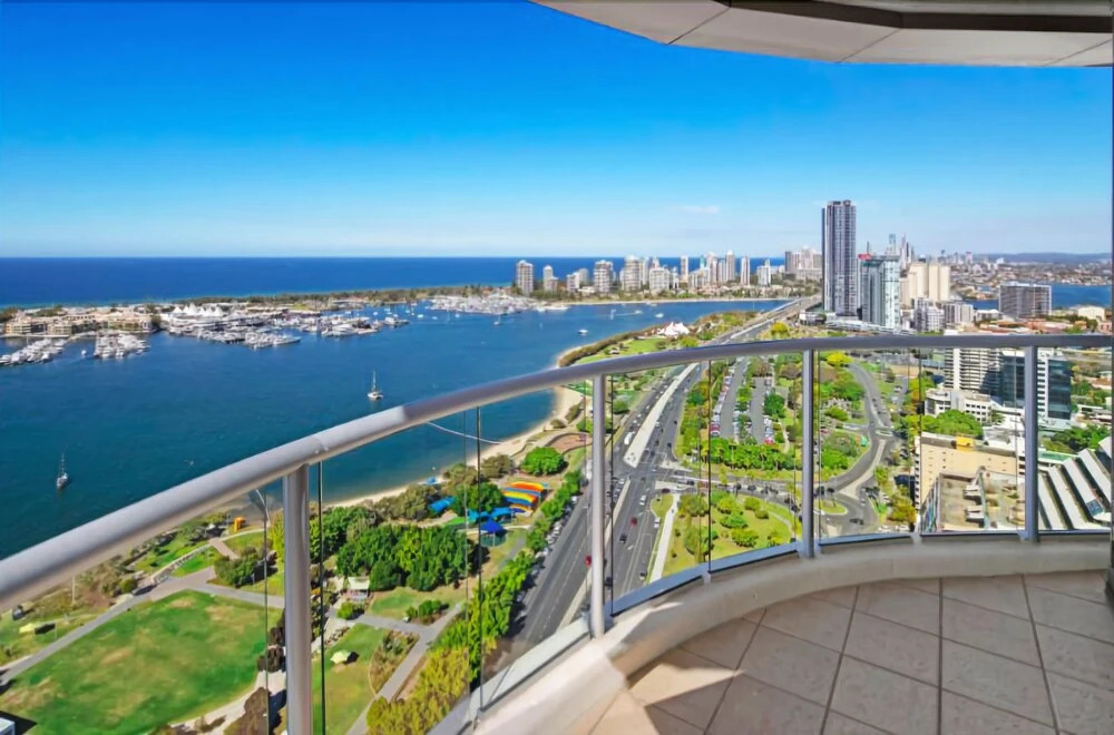 Luxury 3BR Apt with Incredible Views