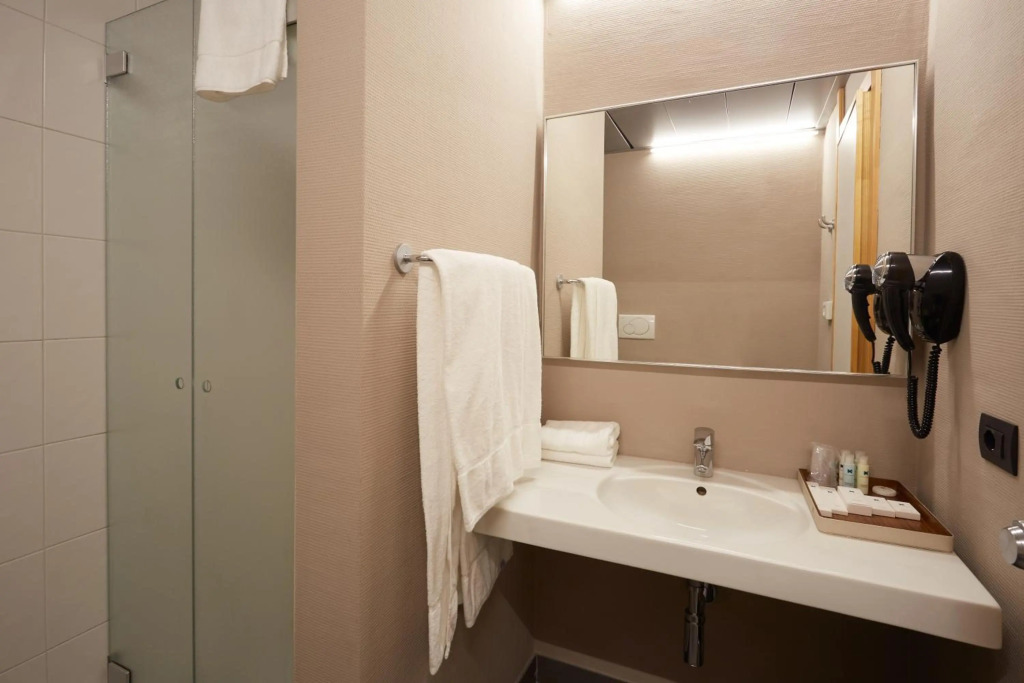 DC HOTEL INTERNATIONAL