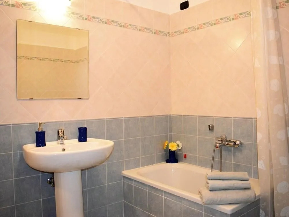 Traditional Holiday Home in Moneglia With Private Terrace