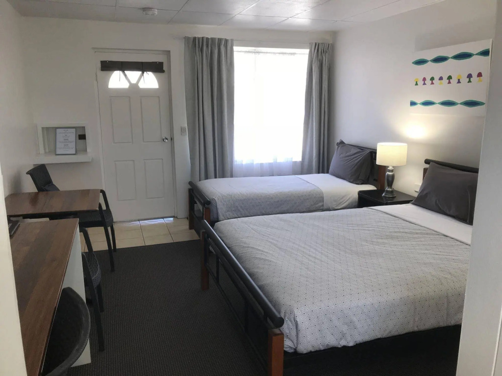 Cooks Endeavour Motor Inn Tweed Heads near Gold Coast Airport