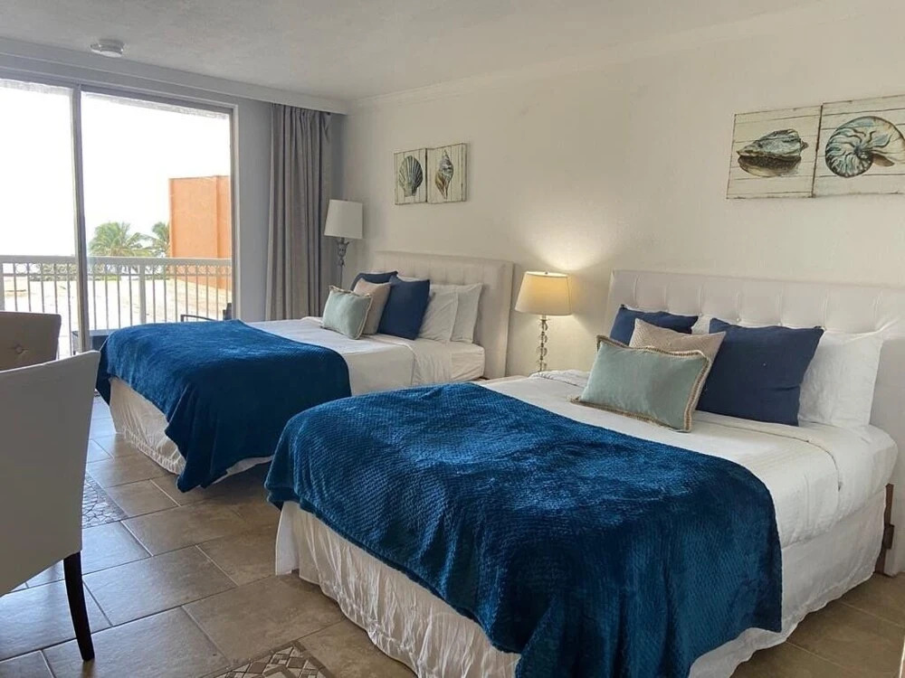 Marco Polo Aventura Club Sunny Isles Beach Studio Bedroom Condo by Redawning