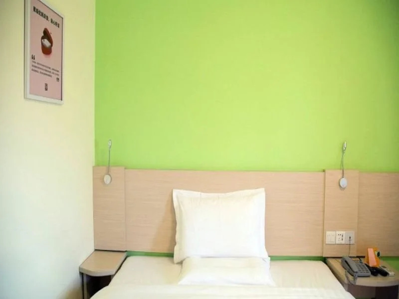 7Days Inn Xi'an Fengcheng Road Number Four Airport Shuttle Bus Station