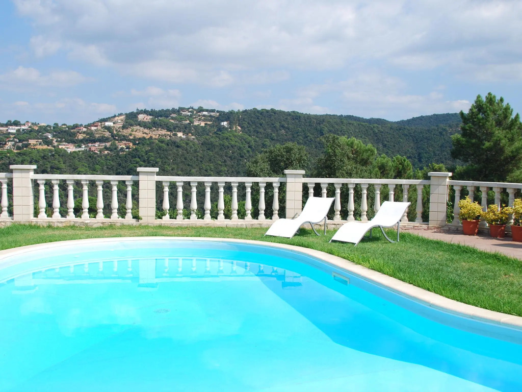 Detached Villa on one Floor, With Garden, Private Pool and Nice Views