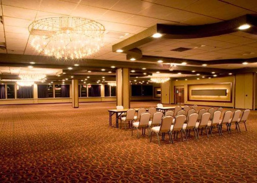 The Woodlands Inn