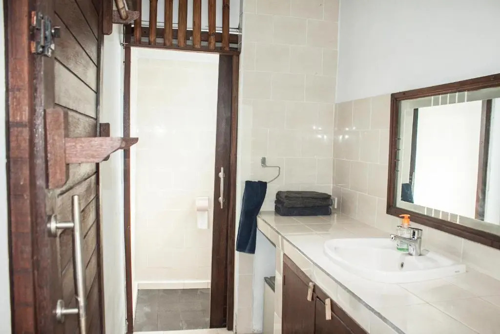 Pantai Bungalow Lembongan Island