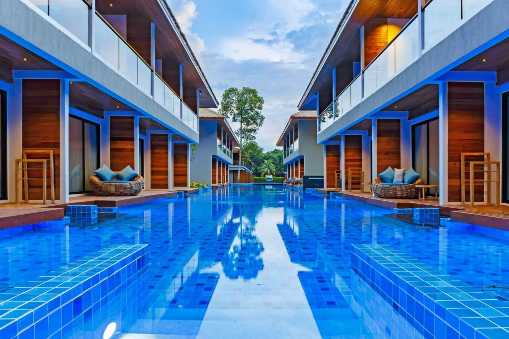 AKIRA Lipe Resort